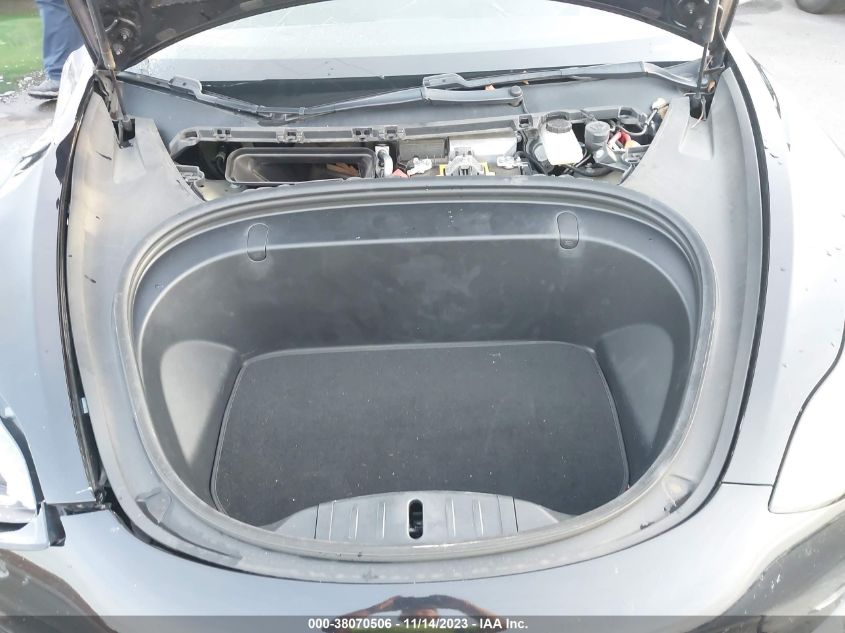 2018 TESLA MODEL 3 LONG RANGE/MID RANGE - 5YJ3E1EA0JF070137