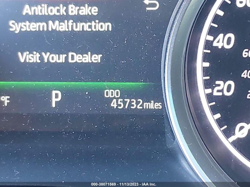2018 TOYOTA CAMRY XLE - 4T1B11HK0JU513899