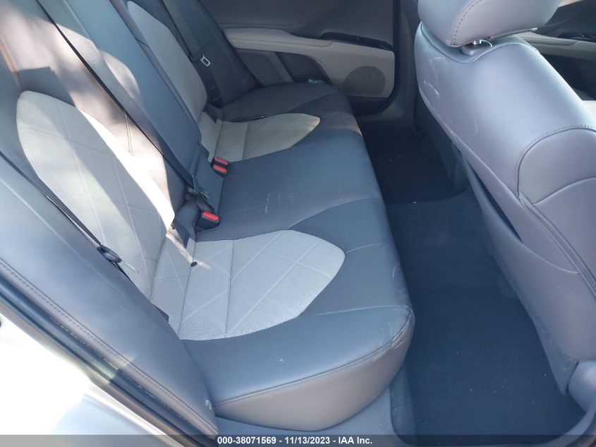2018 TOYOTA CAMRY XLE - 4T1B11HK0JU513899