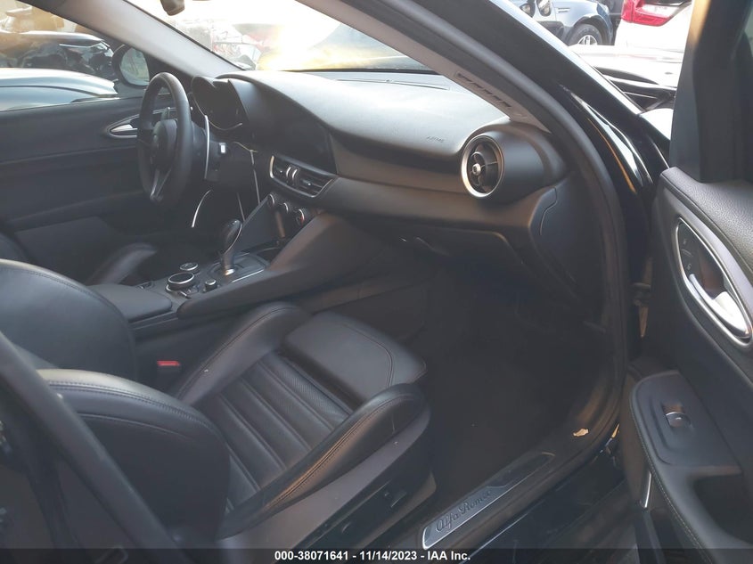 VIN ZARFAMBN8K7600577 2019 ALFA ROMEO GIULIA TI
