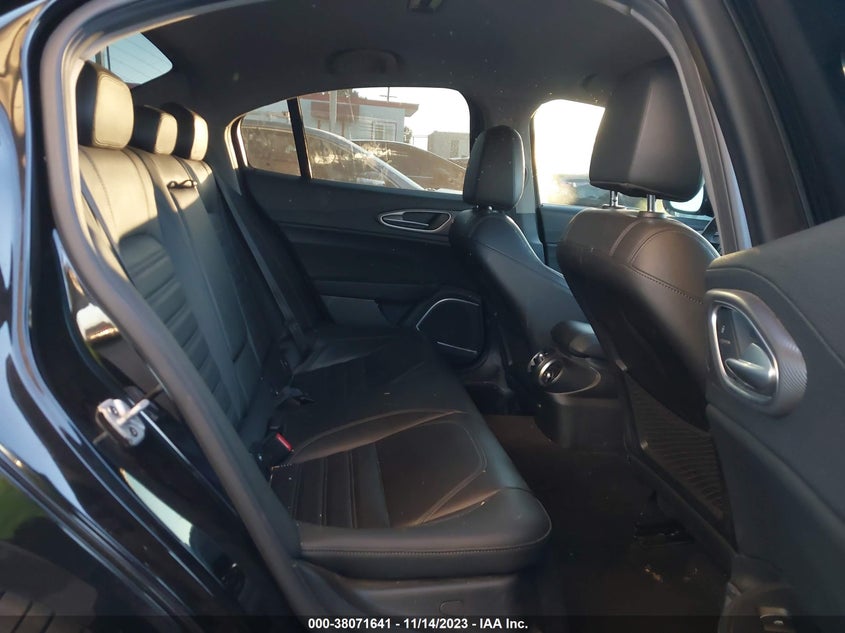 VIN ZARFAMBN8K7600577 2019 ALFA ROMEO GIULIA TI