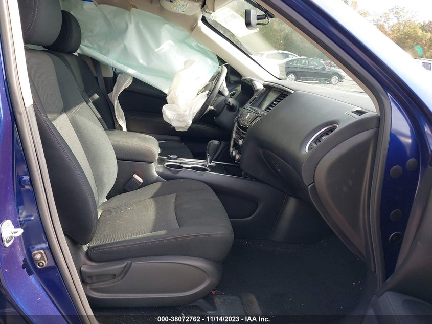 VIN 5N1DR2MM4HC612465 2017 NISSAN PATHFINDER SV