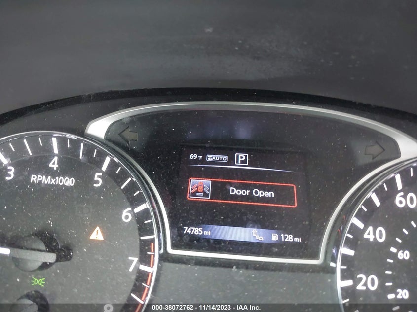 VIN 5N1DR2MM4HC612465 2017 NISSAN PATHFINDER SV