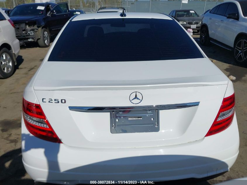 2014 MERCEDES-BENZ C 250 SPORT/LUXURY - WDDGF4HB0EA938890