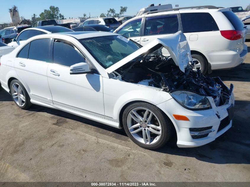 2014 MERCEDES-BENZ C 250 SPORT/LUXURY - WDDGF4HB0EA938890