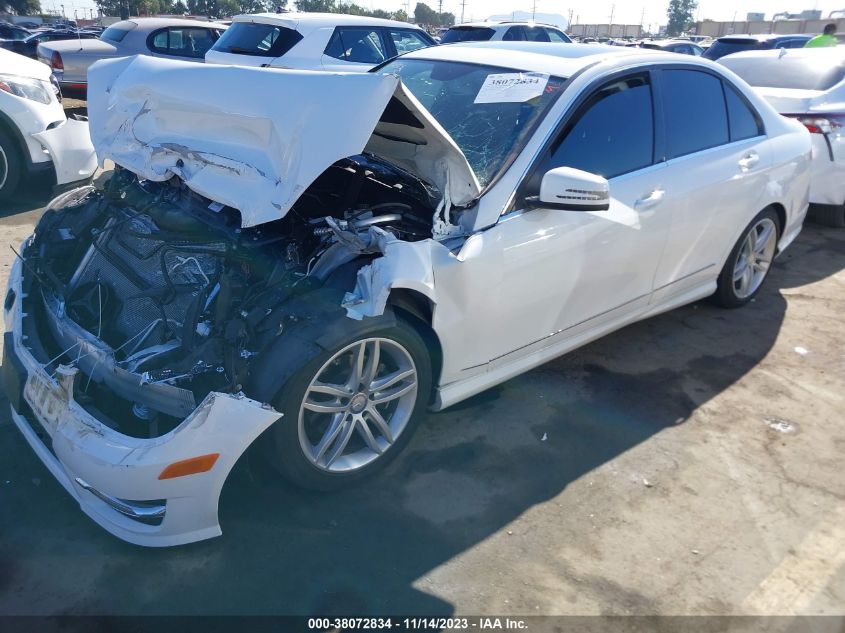 2014 MERCEDES-BENZ C 250 SPORT/LUXURY - WDDGF4HB0EA938890