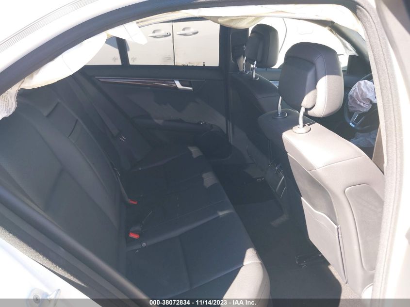 2014 MERCEDES-BENZ C 250 SPORT/LUXURY - WDDGF4HB0EA938890