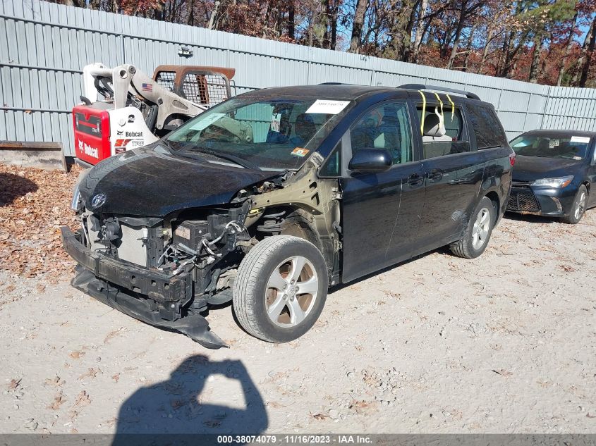 5TDKK3DC5GS703870 2016 TOYOTA SIENNA, photo no. 2