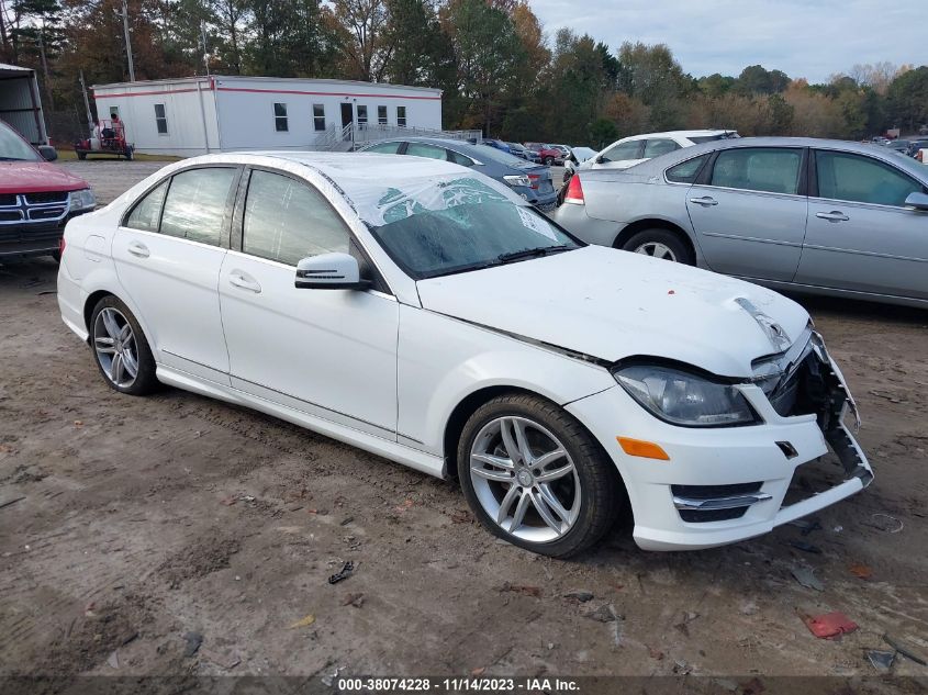 2013 MERCEDES-BENZ C 250 LUXURY/SPORT - WDDGF4HB4DR296481