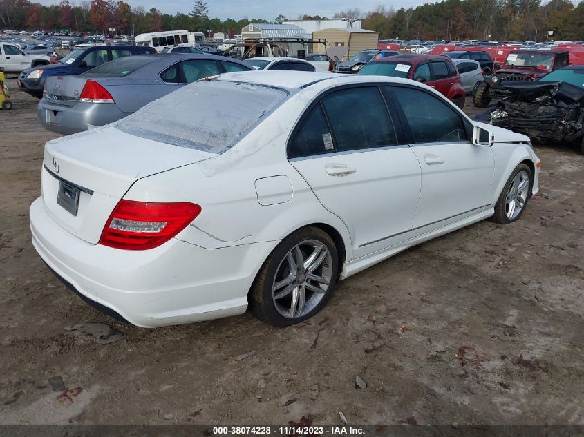 2013 MERCEDES-BENZ C 250 LUXURY/SPORT - WDDGF4HB4DR296481