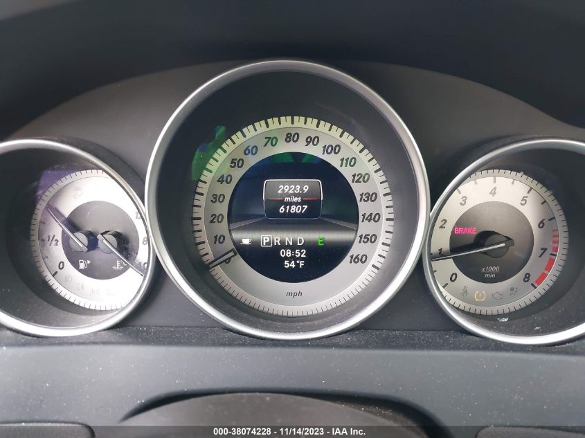 2013 MERCEDES-BENZ C 250 LUXURY/SPORT - WDDGF4HB4DR296481