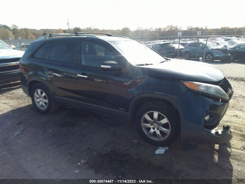 2013 KIA SORENTO LX - 5XYKTCA61DG332937