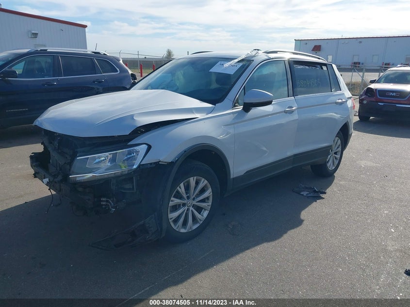VIN 3VV2B7AX9KM045656 2019 VOLKSWAGEN TIGUAN SE/SEL/SEL R-LINE JET-BLA