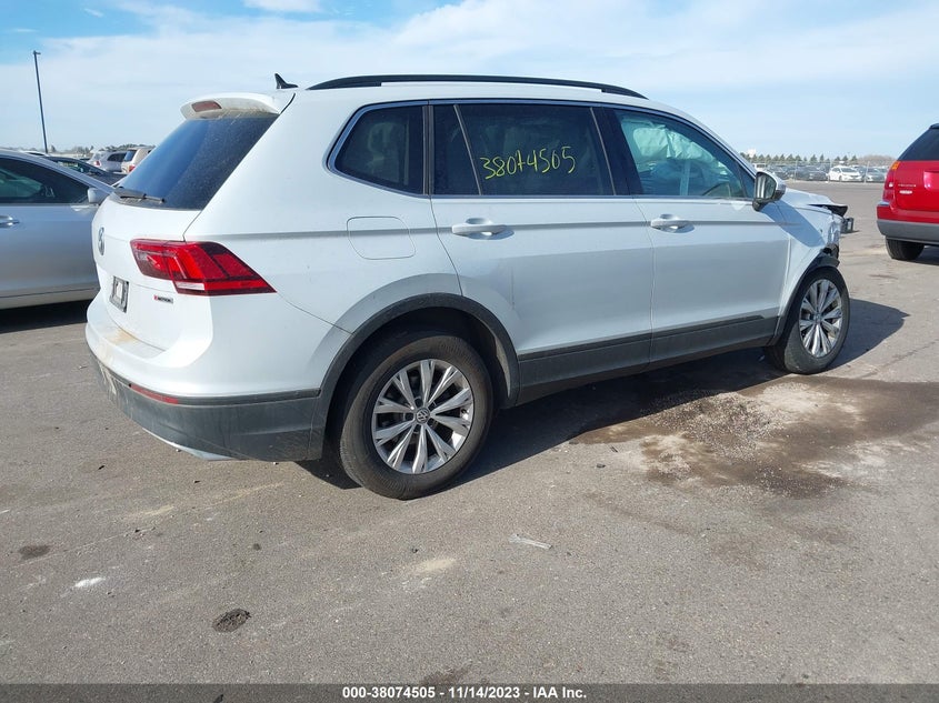 VIN 3VV2B7AX9KM045656 2019 VOLKSWAGEN TIGUAN SE/SEL/SEL R-LINE JET-BLA