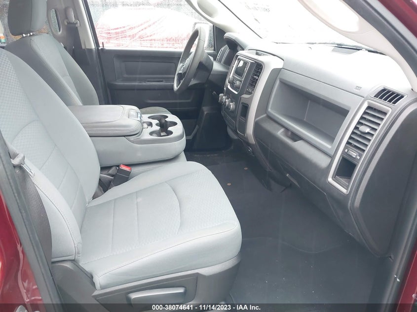 VIN 1C6RR6FG3KS733095 2019 RAM 1500 CLASSIC EXPRESS  4X2 6\4" BOX
