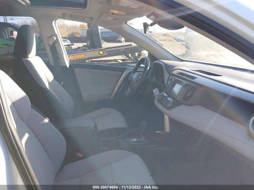 VIN JTMRFREV2HJ109712 2017 TOYOTA RAV4 XLE