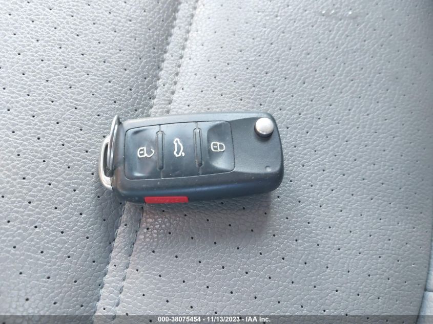 2014 VOLKSWAGEN JETTA HYBRID SEL 3VW637AJ9EM210194