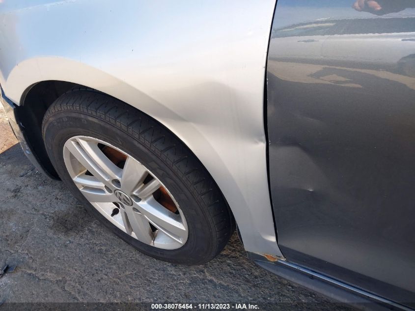 2014 VOLKSWAGEN JETTA HYBRID SEL 3VW637AJ9EM210194