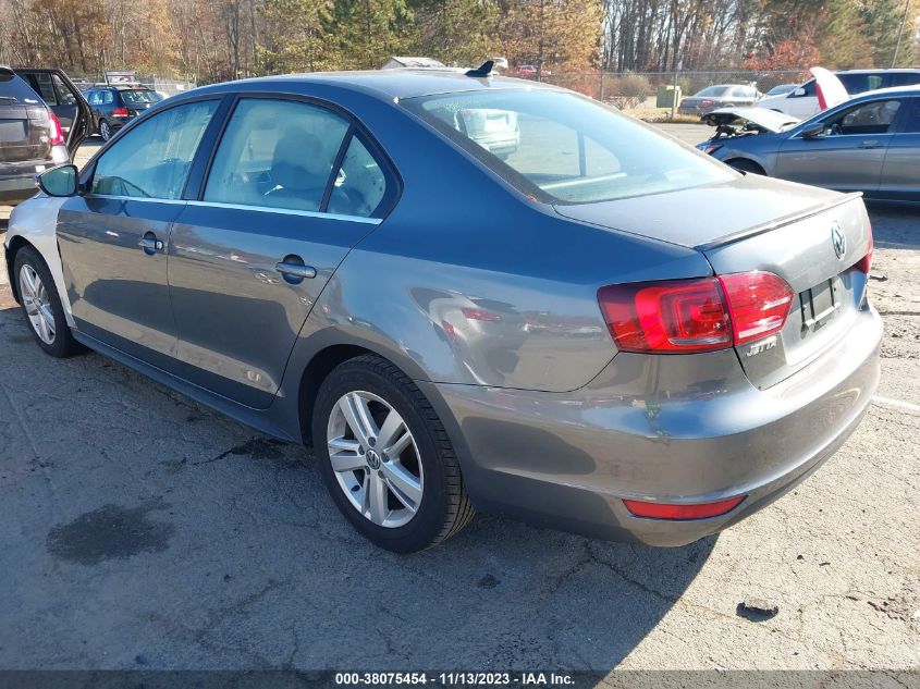 2014 VOLKSWAGEN JETTA HYBRID SEL 3VW637AJ9EM210194