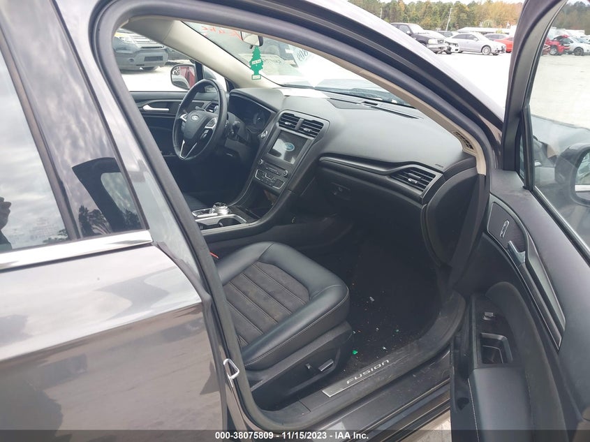 VIN 3FA6P0HD7JR216576 2018 FORD FUSION SE