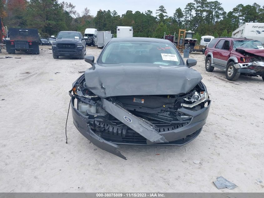 VIN 3FA6P0HD7JR216576 2018 FORD FUSION SE