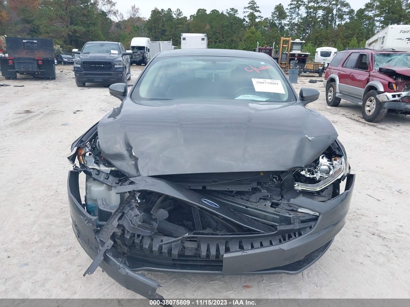 VIN 3FA6P0HD7JR216576 2018 FORD FUSION SE