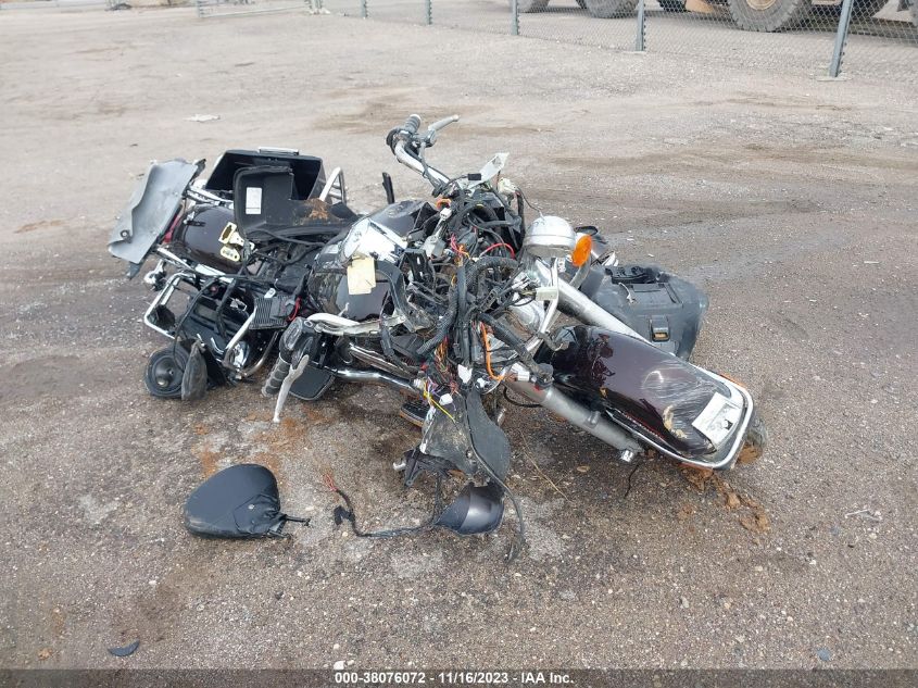 2011 HARLEY-DAVIDSON FLHTCU - 1HD1FC416BB600504