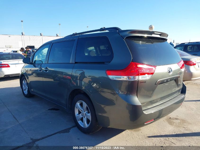 5TDKK3DC3CS241660 2012 TOYOTA SIENNA, photo no. 3