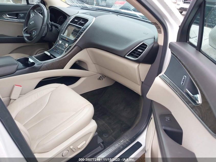VIN 2LMPJ6LR8HBL25174 2017 LINCOLN MKX RESERVE