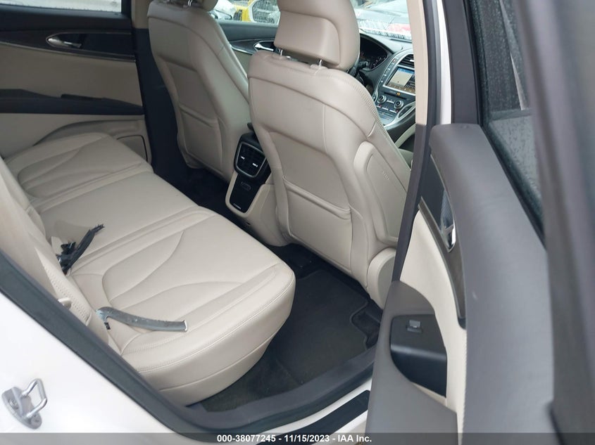 VIN 2LMPJ6LR8HBL25174 2017 LINCOLN MKX RESERVE