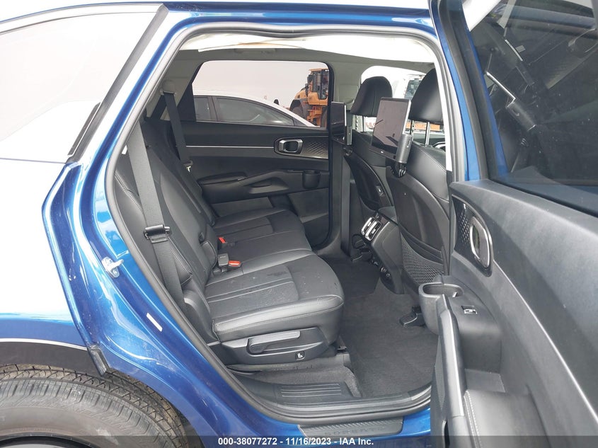VIN 5XYRL4LC1PG216679 2023 KIA SORENTO S