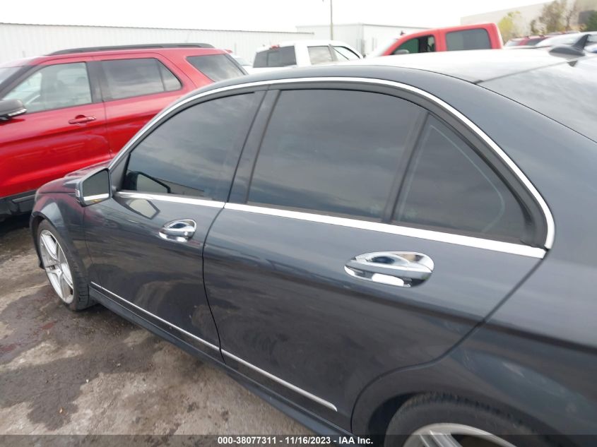 2013 MERCEDES-BENZ C 250 LUXURY/SPORT - WDDGF4HB3DR300360