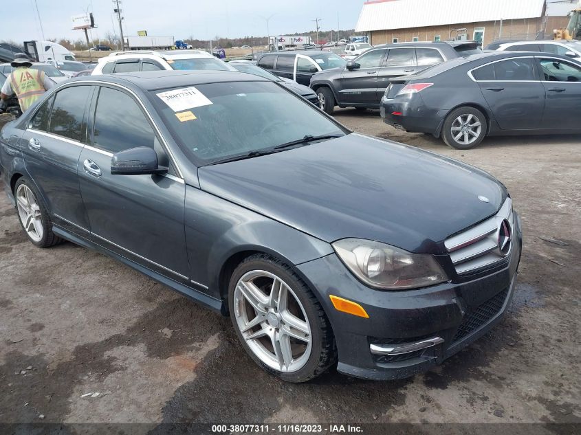 2013 MERCEDES-BENZ C 250 LUXURY/SPORT - WDDGF4HB3DR300360