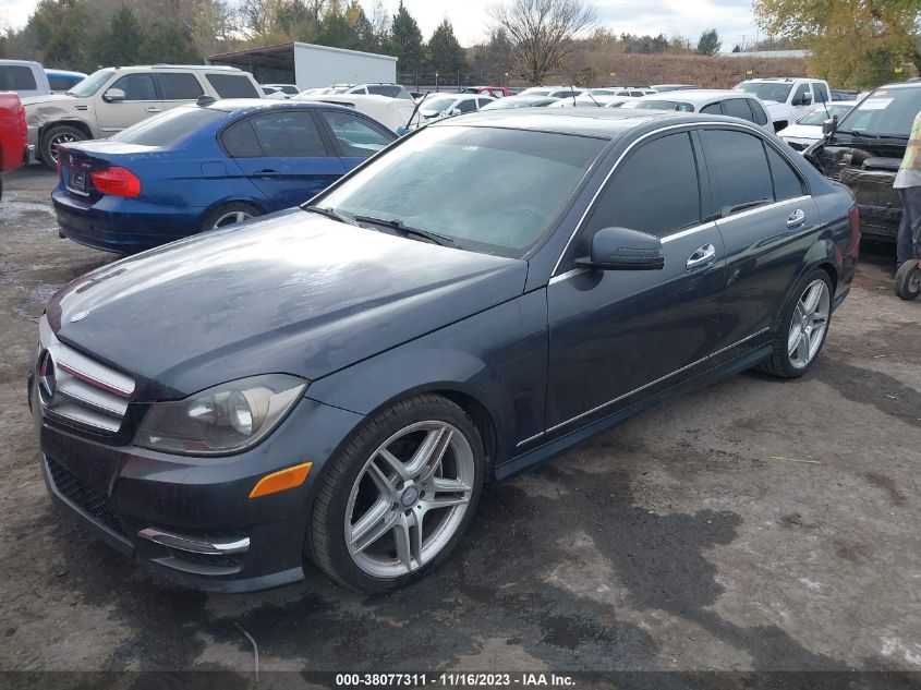 2013 MERCEDES-BENZ C 250 LUXURY/SPORT - WDDGF4HB3DR300360