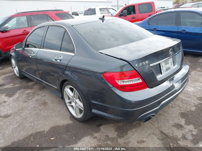 2013 MERCEDES-BENZ C 250 LUXURY/SPORT - WDDGF4HB3DR300360