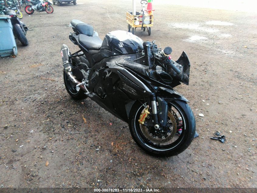2014 SUZUKI GSX-R1000 - JS1GT78A5E2101228
