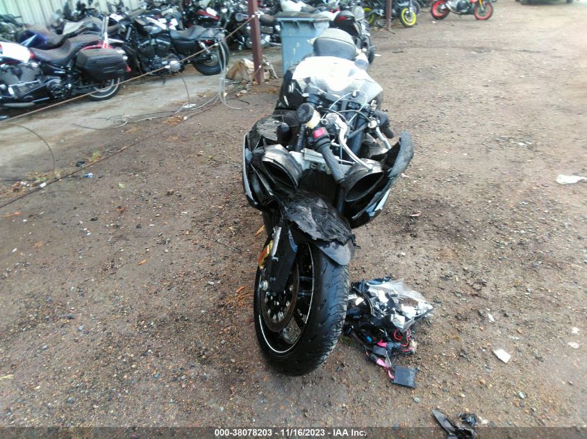 2014 SUZUKI GSX-R1000 - JS1GT78A5E2101228
