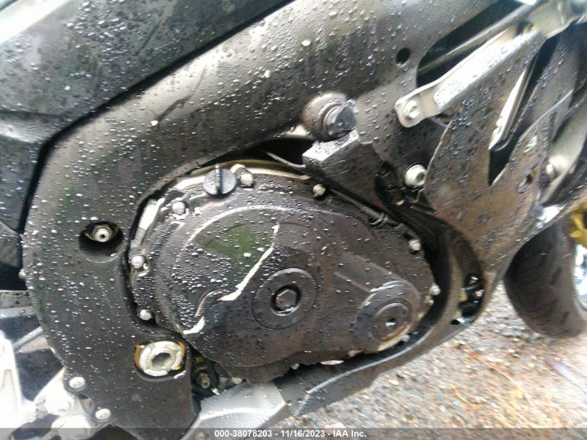 2014 SUZUKI GSX-R1000 - JS1GT78A5E2101228