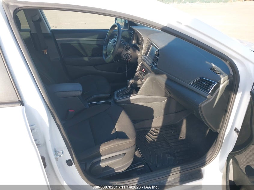 VIN 5NPD84LF1JH323513 2018 HYUNDAI ELANTRA SEL/VALUE/LIMITED