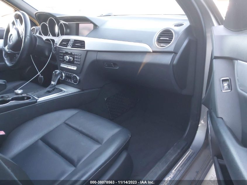 2013 MERCEDES-BENZ C 250 SPORT/LUXURY - WDDGF4HB2DA805269