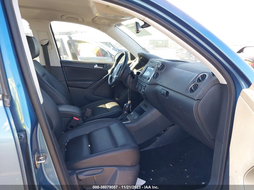 VIN WVGAV7AX1HK036253 2017 VOLKSWAGEN TIGUAN 2.0T/2.0T S