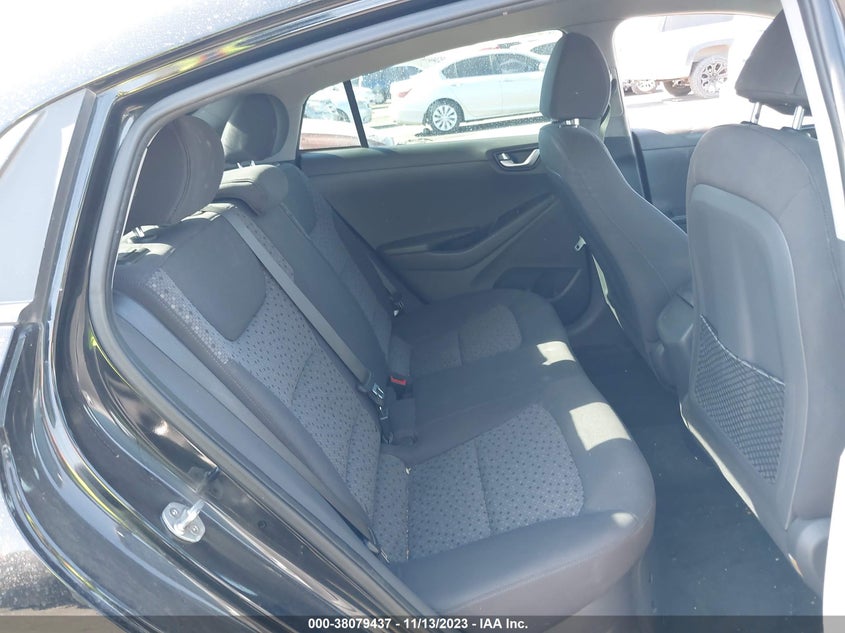 VIN KMHC65LC4JU066166 2018 HYUNDAI IONIQ HYBRID BLUE