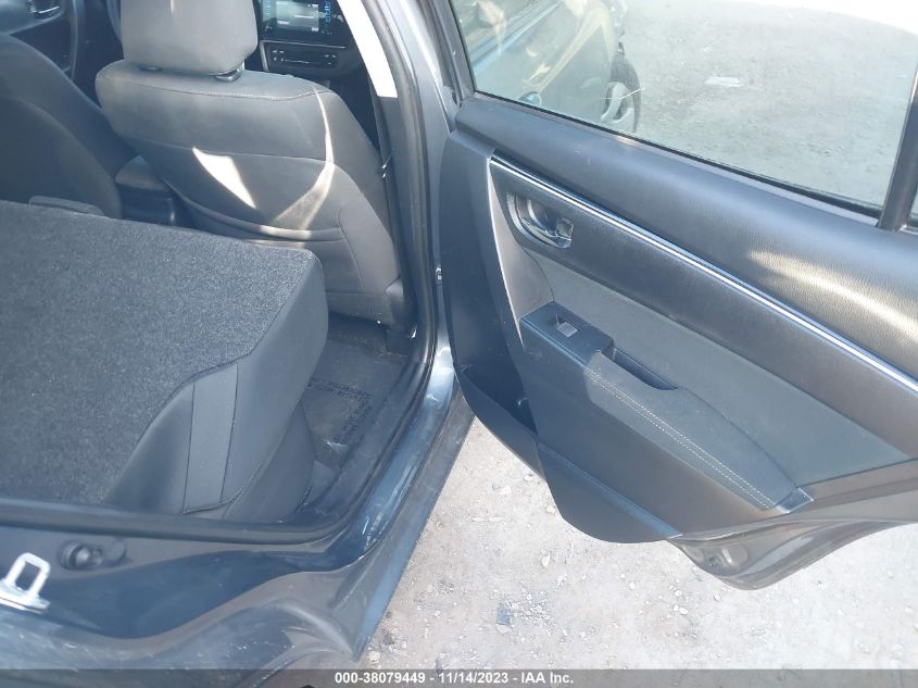 VIN 2T1BURHE4JC114527 2018 TOYOTA COROLLA LE