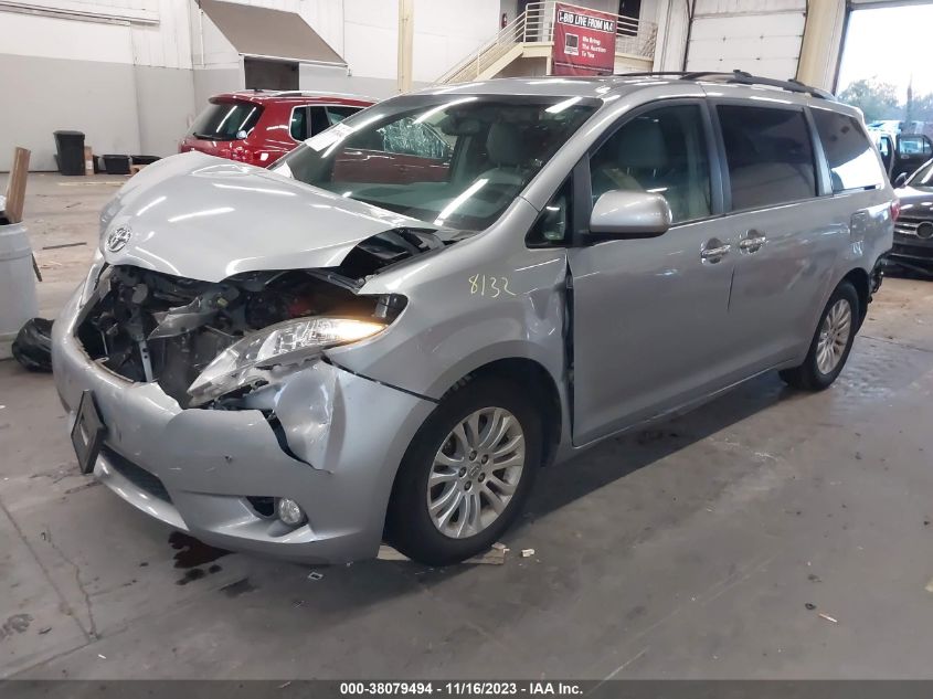 5TDYK3DCXGS718147 2016 TOYOTA SIENNA - Image 2