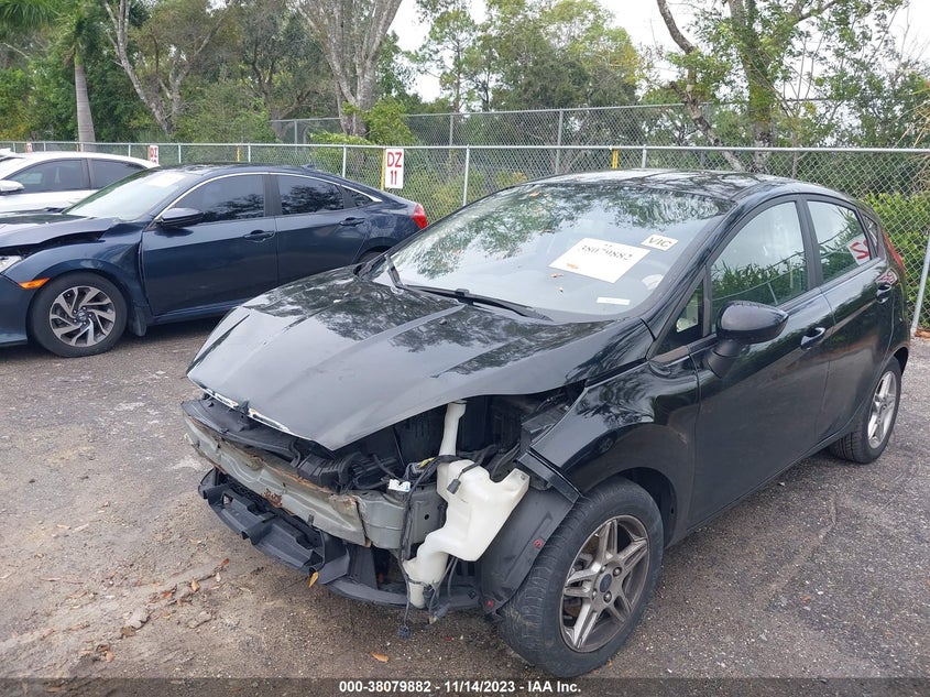 VIN 3FADP4EJ6JM105944 2018 FORD FIESTA SE
