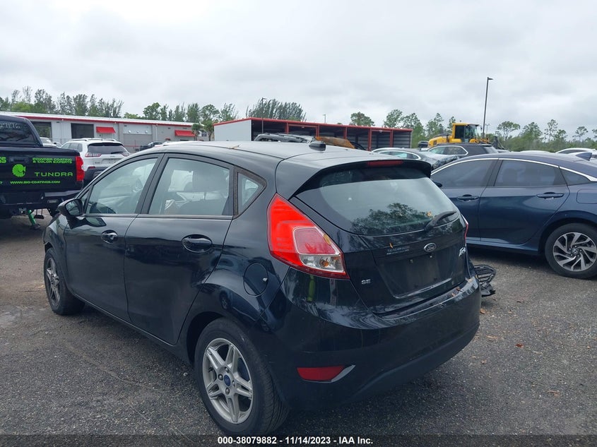 VIN 3FADP4EJ6JM105944 2018 FORD FIESTA SE