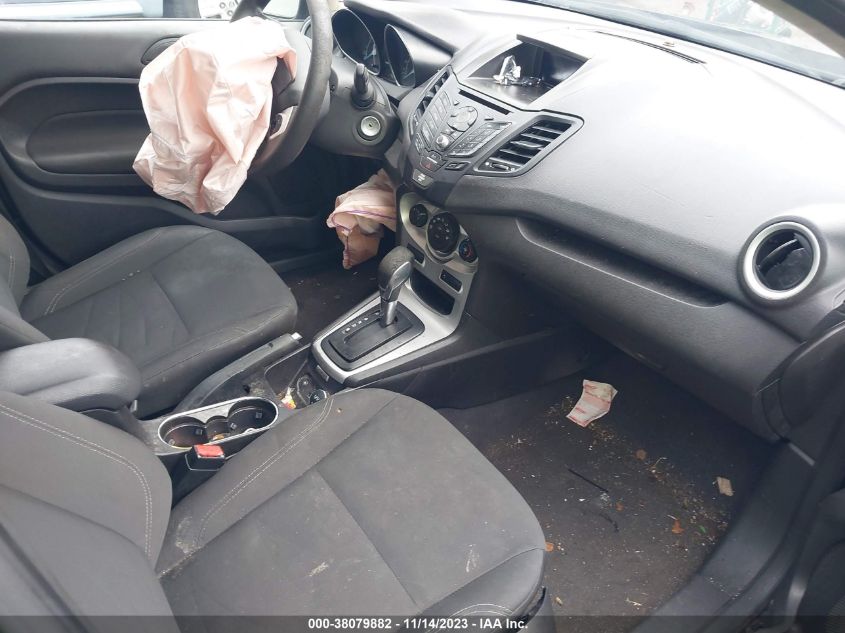 VIN 3FADP4EJ6JM105944 2018 FORD FIESTA SE