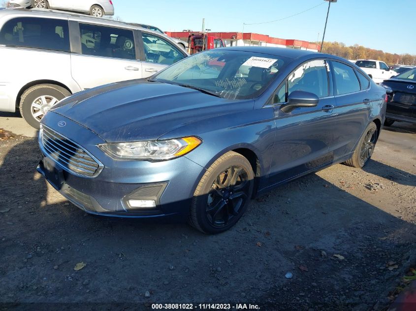 3FA6P0HD7KR107942 Ford Fusion SE 2