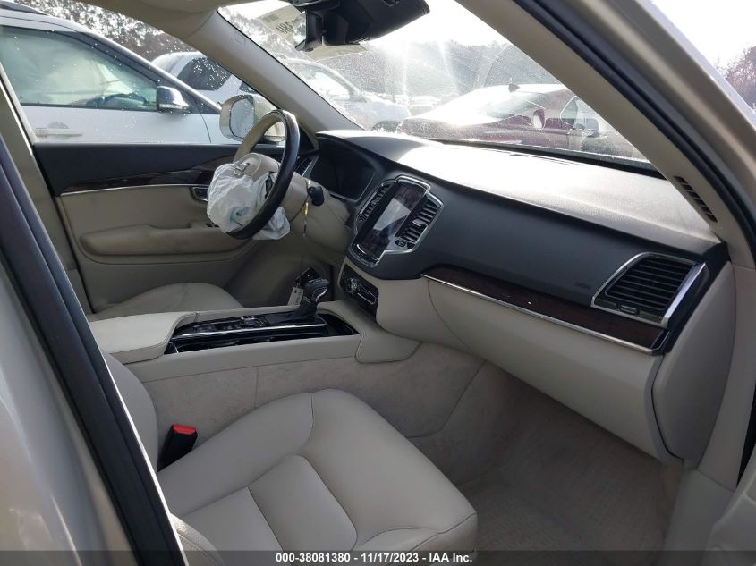 2016 VOLVO XC90 T6 MOMENTUM - YV4A22PK6G1038884