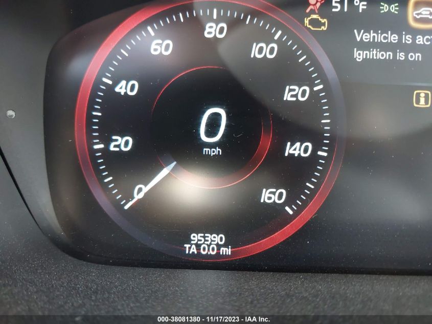 2016 VOLVO XC90 T6 MOMENTUM - YV4A22PK6G1038884